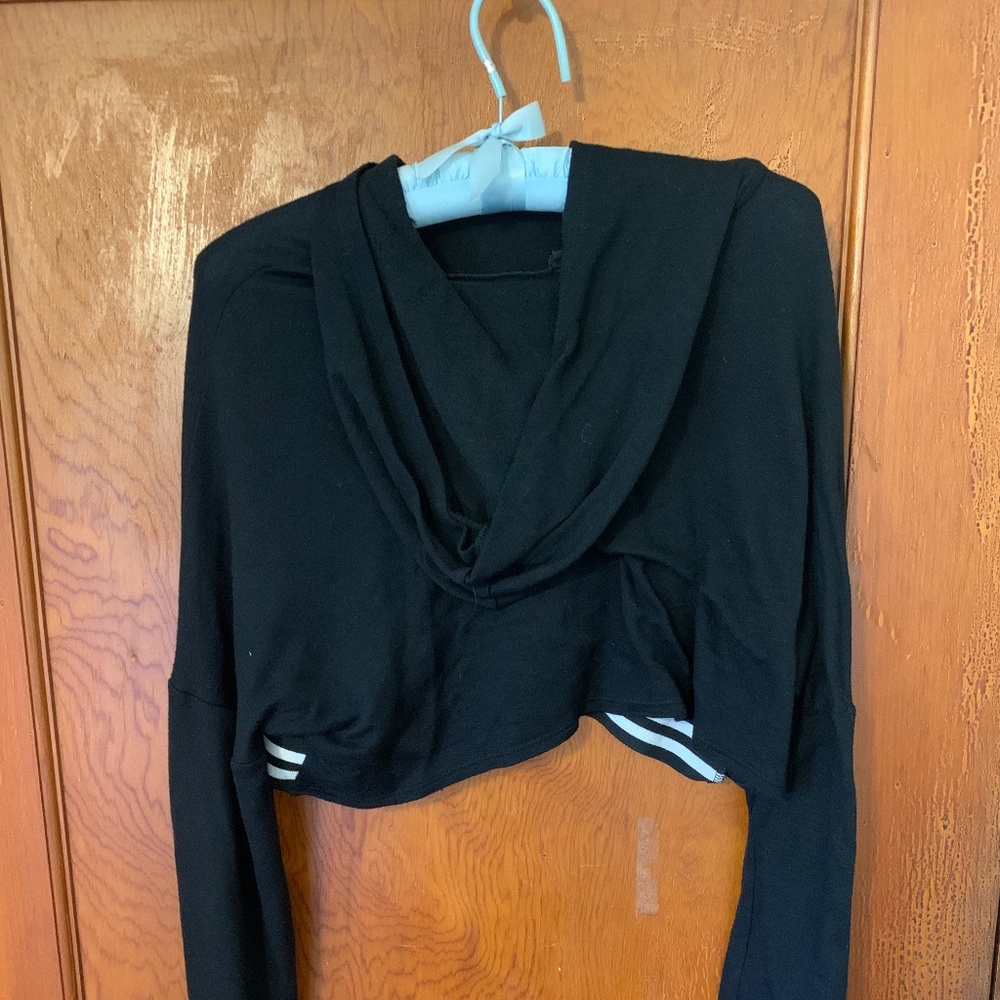 Hooded Crop Top - Picture 2 of 3